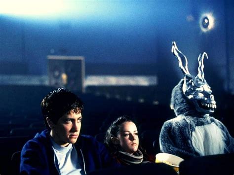 Donnie Darko'nun Gizemli Evreni: Zaman Yolculuğu, Psikoz ve Ergenlik Korkuları!