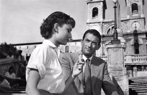 Roman Holiday'in Büyülü Dünyası: Aşk, Macera ve Efsanevi Roma!